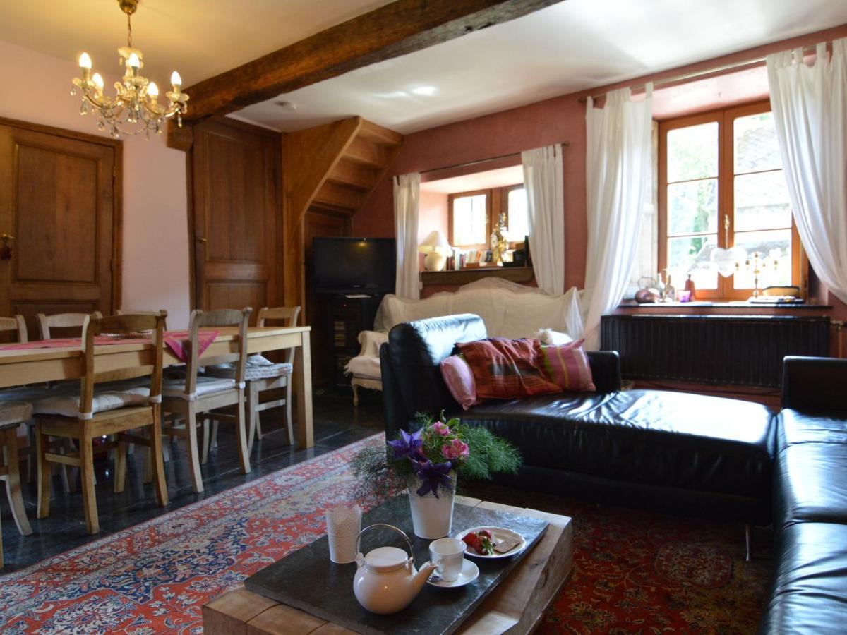 Enchanting Cottage With Terrace Garden Hamoir Luaran gambar