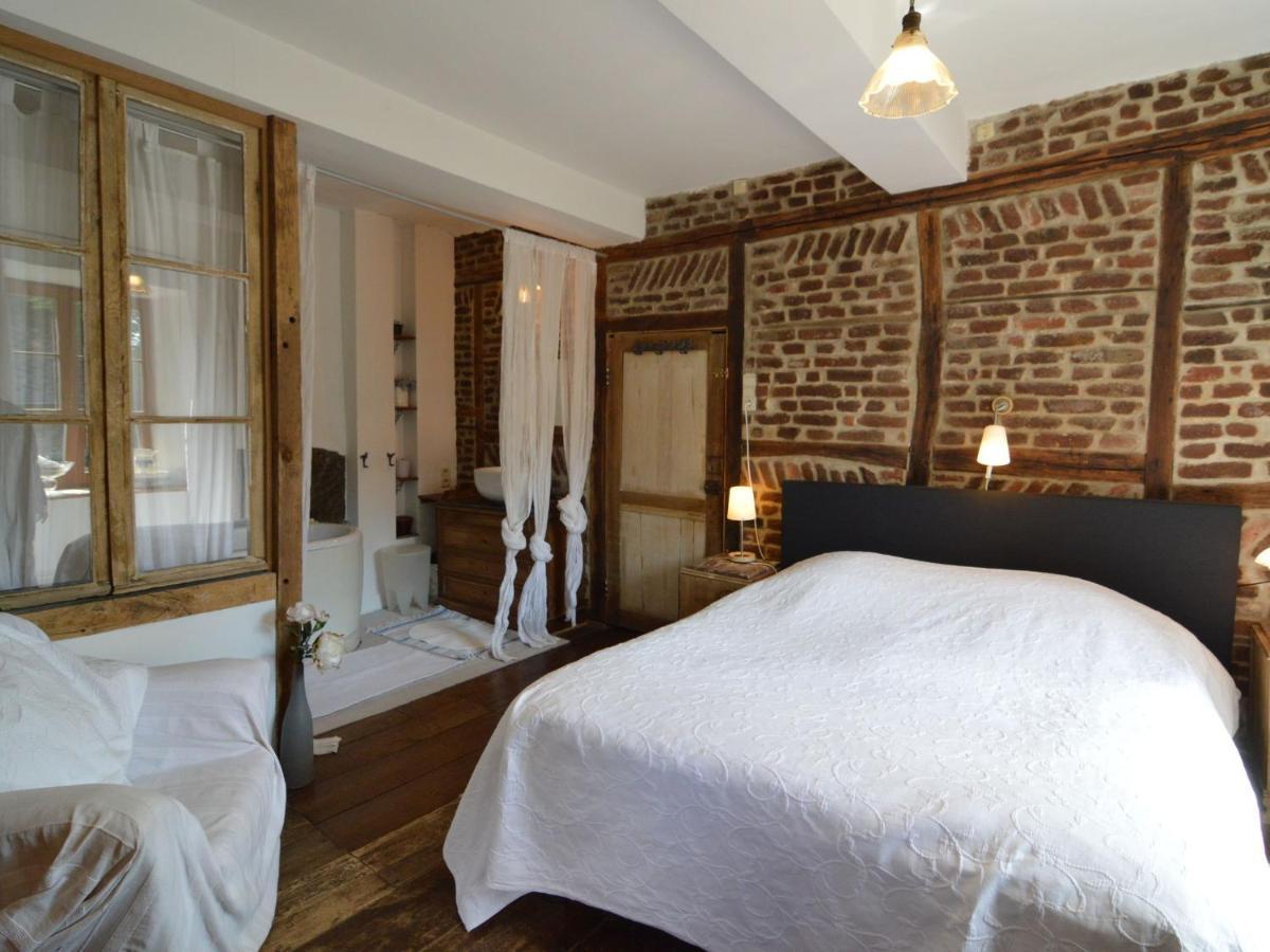 Enchanting Cottage With Terrace Garden Hamoir Luaran gambar