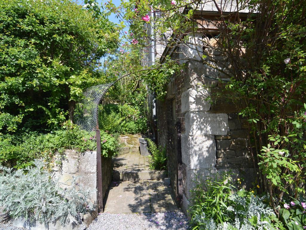 Enchanting Cottage With Terrace Garden Hamoir Luaran gambar